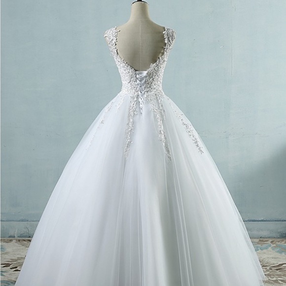 Hebeos V-neck Ball gown Sleeveless Sweetheart floor length Tulle Wedding dress - Picture 7 of 7